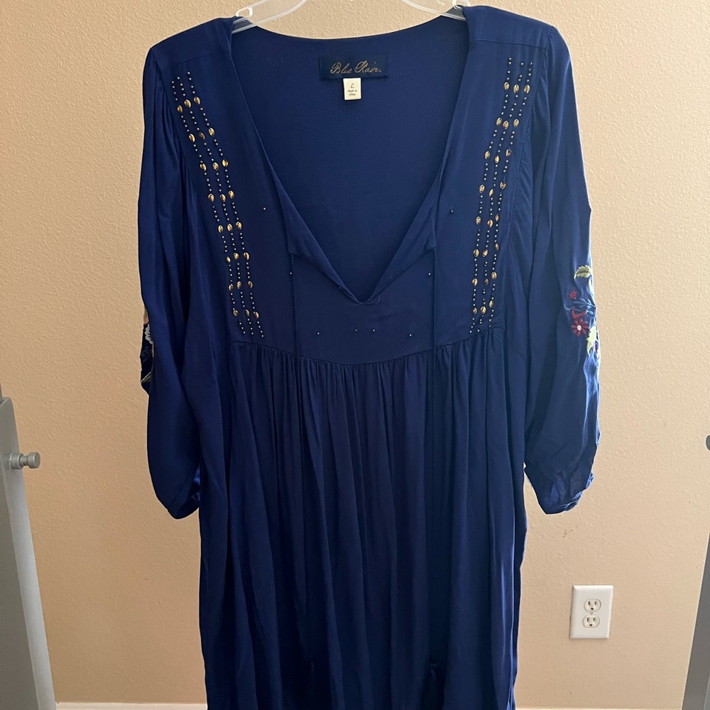 Blue embroidered dress size large (new never worn)